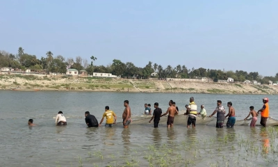 কুষ্টিয়ায় নদীতে গোসলে নেমে নিখোঁজ ৪ শিশু, জীবিত উদ্ধার ২