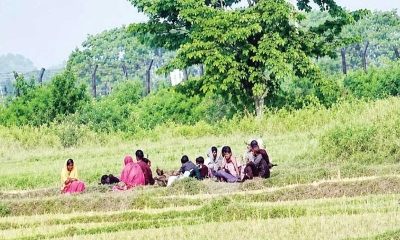 পতাকা বৈঠকে সমাধান না হওয়ায় ১০ নারী-পুরুষ দ্বিতীয় দিনের মতো শূন্যরেখায়
