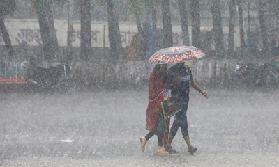 ধেয়ে আসছে শক্তিশালী বৃষ্টিবলয় ‘আঁখি’