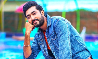 এবার পরকীয়া ও নির্যাতনের অভিযোগ অভিনেতা আফজাল সুজনের বিরুদ্ধে