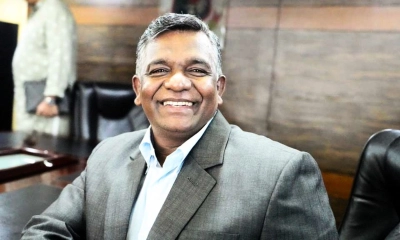 গভীর রাতে বিসিবি সভাপতি বুলবুলের দেশ ছাড়ার গুঞ্জন!