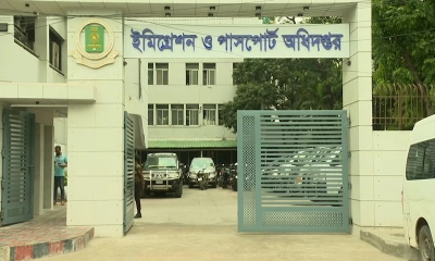 আগারগাঁও পাসপোর্ট অফিসে র‍্যাবের অভিযান, আটক ১৪ 