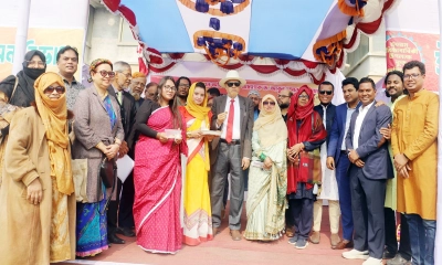 এইউবির প্রতিষ্ঠাবার্ষিকীতে ফুড ফেস্টিভ্যাল ও ফুটবল টুর্নামেন্টে