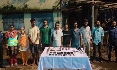 বাগেরহাটে সেনাবাহিনীর অভিযানে অস্ত্র ও মাদকসহ আটক ৮