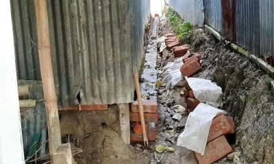 ধুনটে শারীরিক প্রতিবন্ধীর বসতবাড়ি ভাঙচুরের অভিযোগ