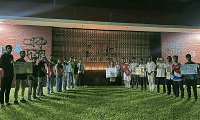 নেপালে প্রাণহানি শিক্ষার্থীদের স্মরণে বাকৃবিতে মোমবাতি প্রজ্জ্বলন
