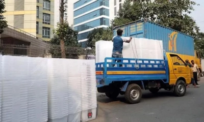 কেন্দ্রে পৌঁছাতে শুরু করেছে ব্যালট