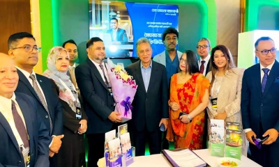 বিশিষ্ট রাজনীতিবিদ ও ব্যবসায়ী আমির খসরু মাহমুদ চৌধুরী মেঘনা ব্যাংকের স্টল উদ্বোধন করেন। ছবি- সংগৃহীত