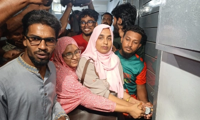 বরিশালের নয়া সিভিল সার্জনের অপসারণ দাবি, কক্ষে তালা