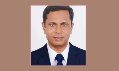পুলিশের হাতে গ্রেপ্তার আ.লীগ নেতা, ছিনিয়ে নিল স্থানীয়রা