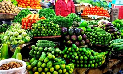 ক্রেতা সংকটে কমছে সবজির দাম, অস্বস্তি লেবুতে