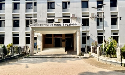 নবীনগরে সেবা না পেয়ে নার্সকে মারধর