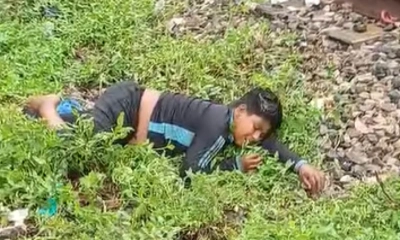 চলন্ত ট্রেনের ছাদ থেকে পড়ে প্রাণে বেঁচে গেল কিশোর