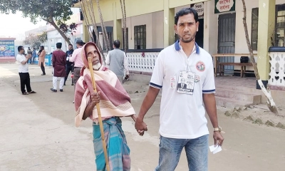 ভোট দিতে পেরে উচ্ছ্বসিত ৮০ বছরের জন্মান্ধ শাহজাহান