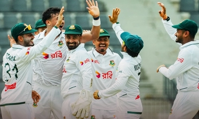 তাসকিন-মিরাজের জোড়া শিকারে তোপে পাকিস্তান
