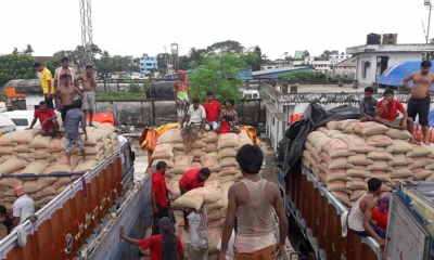 বেনাপোল স্থলবন্দর দিয়ে আমদানি হওয়া চাল খালাস করা হয়। ছবি- রূপালী বাংলাদেশ