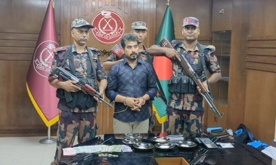 সাড়ে ৬ কোটি টাকার ডায়মন্ড ও বৈদেশিক মুদ্রাসহ ভারতীয় নাগরিক আটক