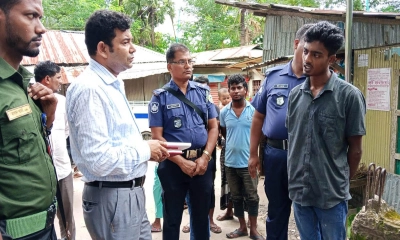 মাদকাসক্ত ছেলেকে প্রশাসনের হাতে তুলে দিলেন বাবা-মা