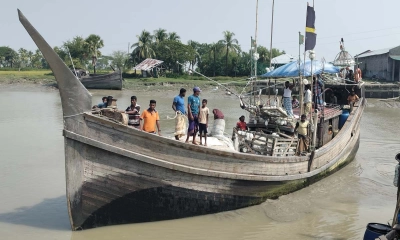 ইলিশ শিকারে সমুদ্রে যাত্রা জেলেদের