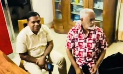 জামিনে মুক্ত আ.লীগ নেতার বাসায় মিষ্টি নিয়ে গেলেন বিএনপি নেতা, সমালোচনার ঝড়