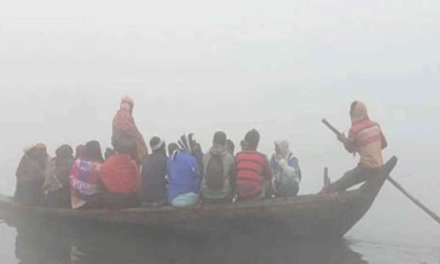পথ হারাল বিয়ের নৌকা, বর-কনেসহ আটকা ৪৭ যাত্রী