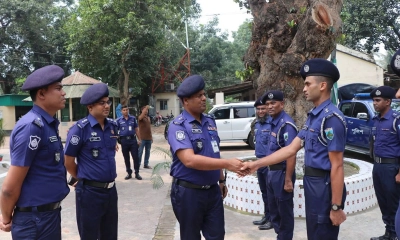 দুপচাঁচিয়া থানায় আকস্মিক পুলিশ সুপারের পরিদর্শন