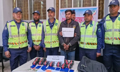 ৩০ হাজার পিস ইয়াবাসহ ট্রাক জব্দ, চালক আটক
