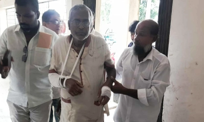 পাথরঘাটায় মাদক সেবির হামলায় এক পল্লি চিকিৎসক ও অবসরপ্রাপ্ত শিক্ষক গুরুতর আহত হয়েছে। ছবি- রূপালী বাংলাদেশ