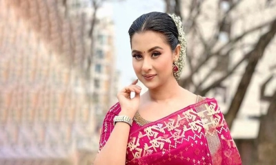 বুবলী এবার গায়িকা