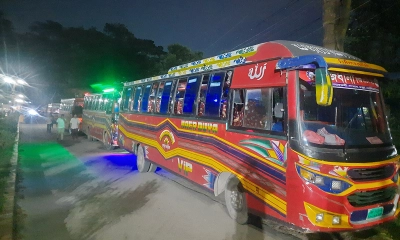 নারী শিক্ষার্থীকে ধাক্কা দেওয়ায় জাবিতে রাজধানী পরিবহনের বাস আটক