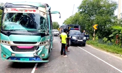 দুই ঈগল বাসের সংঘর্ষে আহত ৮