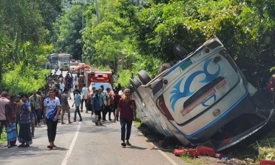 খাগড়াছড়িতে বাস উল্টে দুইজন নিহত, আহত ১২