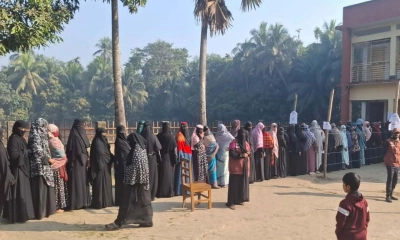 ৫৪ বছরের প্রথা ভেঙে এবার ভোট দিলেন নারীরা