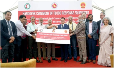 বন্যা মোকাবিলায় বিডিআরসিএসকে ১৫ লাখ ডলারের সরঞ্জাম দিলো চীন
