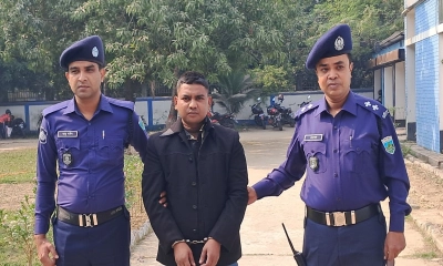 আমেরিকার তৈরি পিস্তলসহ অস্ত্রব্যবসায়ী আটক