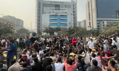 দ্বিতীয় দিনের মতো ইসির সামনে ছাত্রদলের বিক্ষোভ
