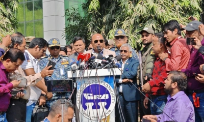 ‘অচল’ বন্দরকে ‘সচল’ দাবি বন্দর চেয়ারম্যানের!