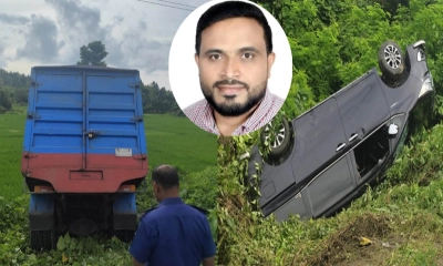 চকরিয়া হারবাং এ কাভার্ডভ্যান-নোহা সংঘর্ষ। ছবি- রূপালী বাংলাদেশ