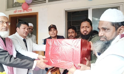 মাদারীপুর জেলার শ্রেষ্ঠ অধ্যক্ষকে বর্ণাঢ্য সংবর্ধনা