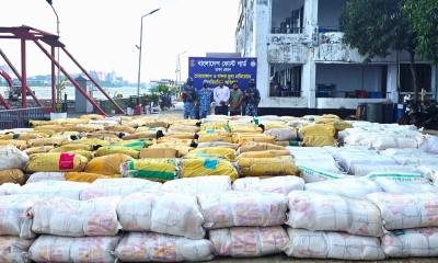 নারায়ণগঞ্জে প্রায় ৩ কোটি টাকার নিষিদ্ধ পলিথিন জব্দ