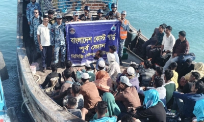 ইঞ্জিন বিকল হওয়া যাত্রীবাহী বোটসহ ৪৫ যাত্রী উদ্ধার