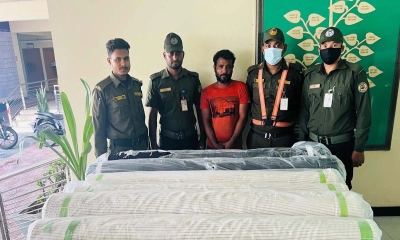 চট্টগ্রাম বন্দরে কনটেইনার ভেঙে মালামাল চুরি, আটক ১