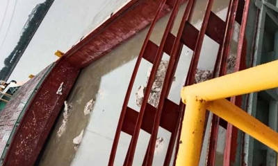 চট্টগ্রাম বন্দরের ডুবে গেল লাইটারেজ জাহাজ