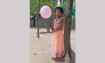 বাসের ধাক্কায় প্রাণ গেল স্কুল শিক্ষার্থীর