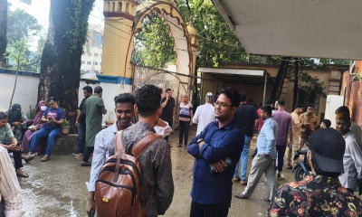 কুমিল্লায় বিএনপি নেতা আটকের পর থানা ঘেরাও, বাস টার্মিনাল বন্ধ