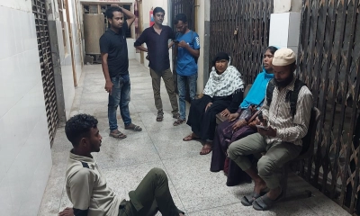 নানাবাড়ি যাওয়ার পথে প্রাণ গেল কলেজছাত্রীর