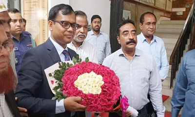 সিলেটের নতুন জেলা প্রশাসক হিসেবে আনুষ্ঠানিকভাবে মো. সারওয়ার আলমের দায়িত্ব গ্রহণ।      ছবি- সংগৃহীত
