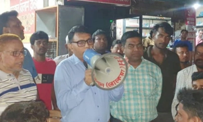 ডিসির আশ্বাসে রাজশাহীতে স্বাভাবিক হলো বাস চলাচল
