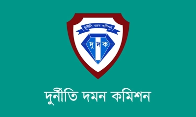 সাবেক উপদেষ্টাদের বিরুদ্ধে অভিযোগ পেলে তদন্তে নামবে দুদক