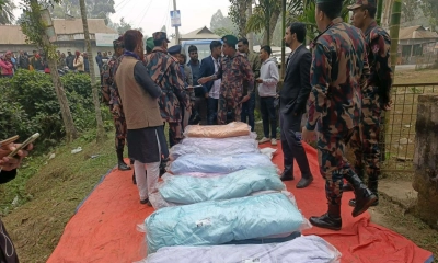 বিজিবির অভিযানে ৫ হাজার মিটার ভারতীয় কাপড় জব্দ